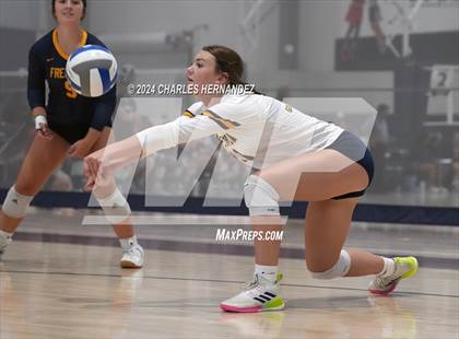 Thumbnail 1 in Giddings vs. Freeman (Legends Invitational) photogallery.
