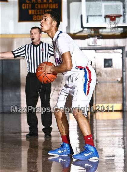 Thumbnail 3 in Fordham Prep vs Archbishop Stepinac (CHSAA Class A Quarterfinal) photogallery.