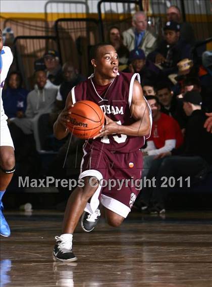 Thumbnail 2 in Fordham Prep vs Archbishop Stepinac (CHSAA Class A Quarterfinal) photogallery.