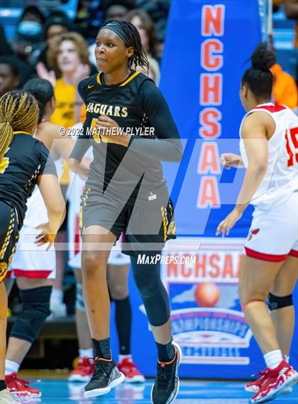 Thumbnail 2 in Salisbury vs. Farmville Central (NCHSAA 1A Final) (1 of 2 - the Game) photogallery.