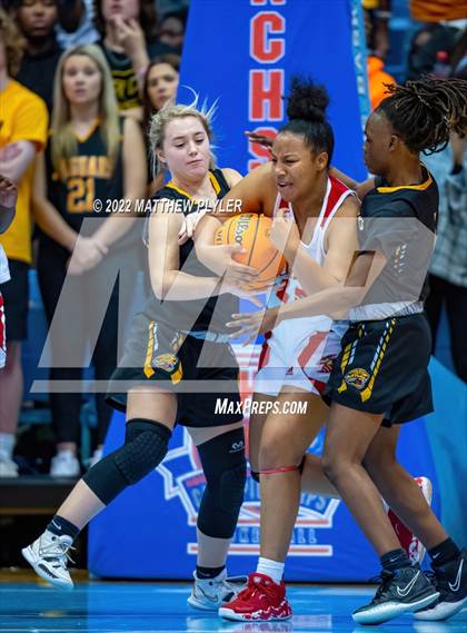 Thumbnail 2 in Salisbury vs. Farmville Central (NCHSAA 1A Final) (1 of 2 - the Game) photogallery.