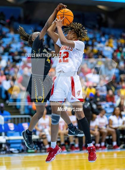 Thumbnail 3 in Salisbury vs. Farmville Central (NCHSAA 1A Final) (1 of 2 - the Game) photogallery.