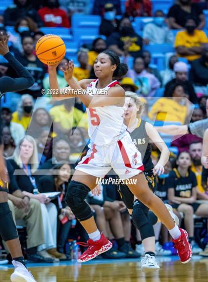 Thumbnail 2 in Salisbury vs. Farmville Central (NCHSAA 1A Final) (1 of 2 - the Game) photogallery.