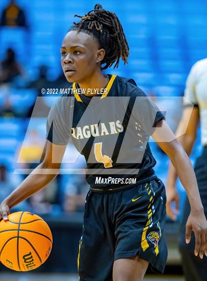 Thumbnail 3 in Salisbury vs. Farmville Central (NCHSAA 1A Final) (1 of 2 - the Game) photogallery.