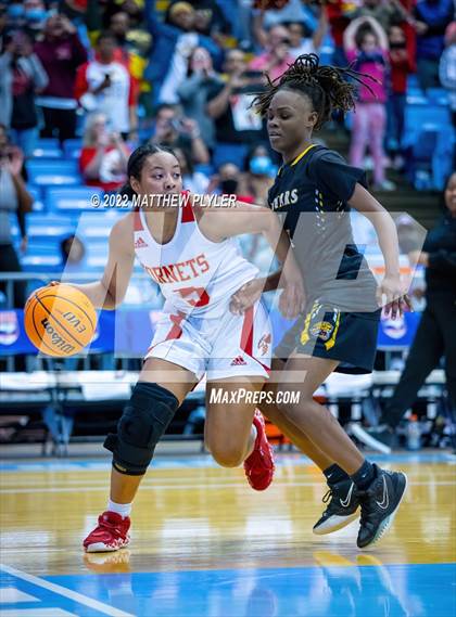 Thumbnail 3 in Salisbury vs. Farmville Central (NCHSAA 1A Final) (1 of 2 - the Game) photogallery.