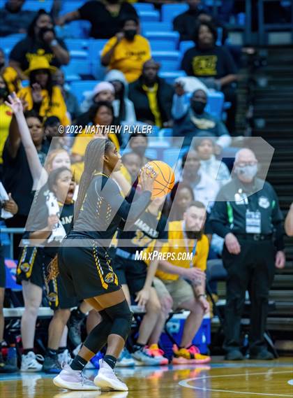 Thumbnail 3 in Salisbury vs. Farmville Central (NCHSAA 1A Final) (1 of 2 - the Game) photogallery.