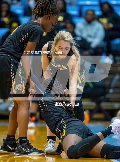 Thumbnail 1 in Salisbury vs. Farmville Central (NCHSAA 1A Final) (1 of 2 - the Game) photogallery.