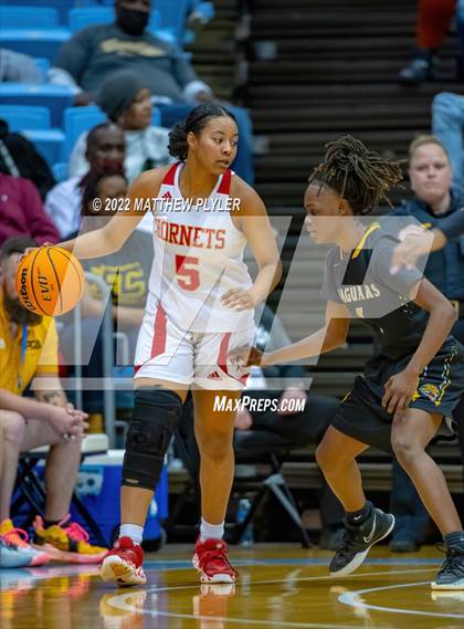 Thumbnail 2 in Salisbury vs. Farmville Central (NCHSAA 1A Final) (1 of 2 - the Game) photogallery.