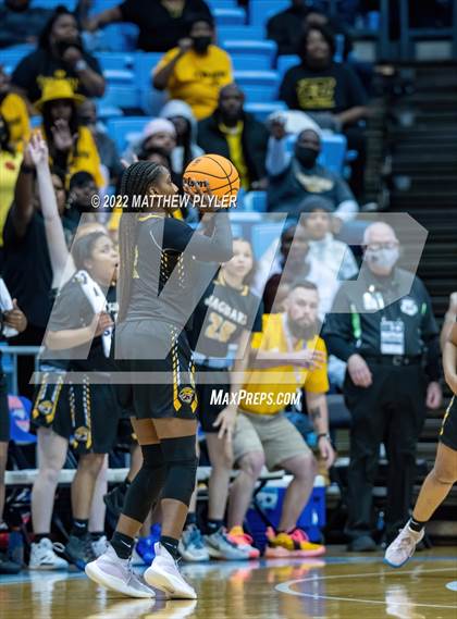 Thumbnail 1 in Salisbury vs. Farmville Central (NCHSAA 1A Final) (1 of 2 - the Game) photogallery.