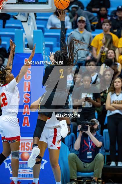 Thumbnail 3 in Salisbury vs. Farmville Central (NCHSAA 1A Final) (1 of 2 - the Game) photogallery.
