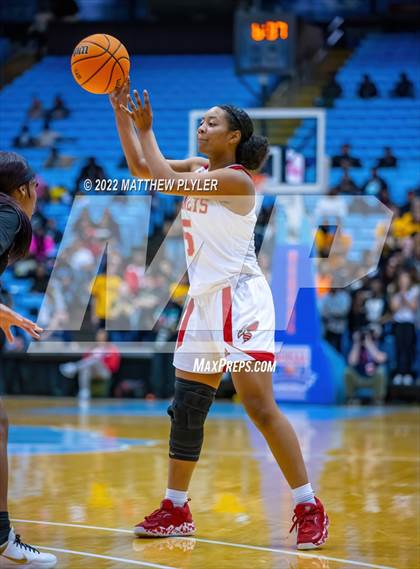 Thumbnail 1 in Salisbury vs. Farmville Central (NCHSAA 1A Final) (1 of 2 - the Game) photogallery.