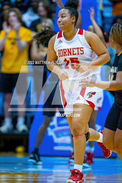 Thumbnail 3 in Salisbury vs. Farmville Central (NCHSAA 1A Final) (1 of 2 - the Game) photogallery.