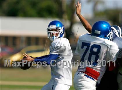 Thumbnail 3 in Los Alamitos @ Mayfair photogallery.