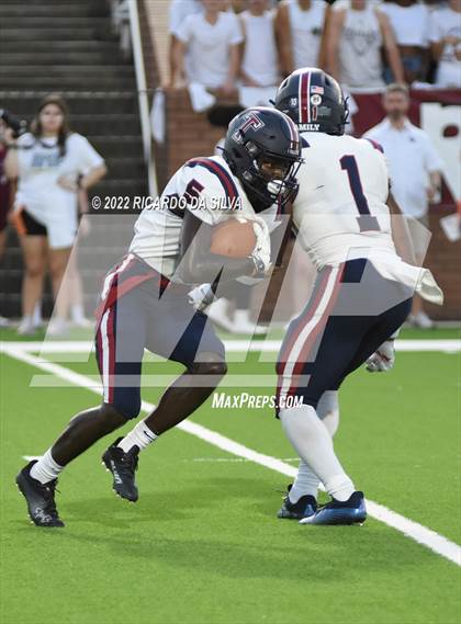 Thumbnail 2 in Tompkins vs Cinco Ranch photogallery.