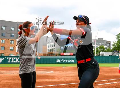 Thumbnail 3 in Melissa vs. Harlingen South (UIL 5A Softball Final) photogallery.