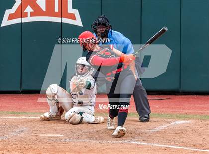 Thumbnail 1 in Melissa vs. Harlingen South (UIL 5A Softball Final) photogallery.