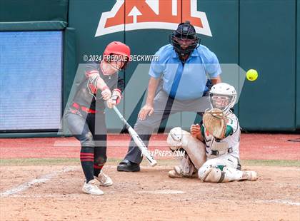 Thumbnail 1 in Melissa vs. Harlingen South (UIL 5A Softball Final) photogallery.