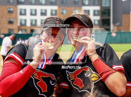 Thumbnail 2 in Melissa vs. Harlingen South (UIL 5A Softball Final) photogallery.