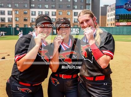 Thumbnail 1 in Melissa vs. Harlingen South (UIL 5A Softball Final) photogallery.