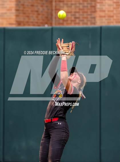 Thumbnail 1 in Melissa vs. Harlingen South (UIL 5A Softball Final) photogallery.