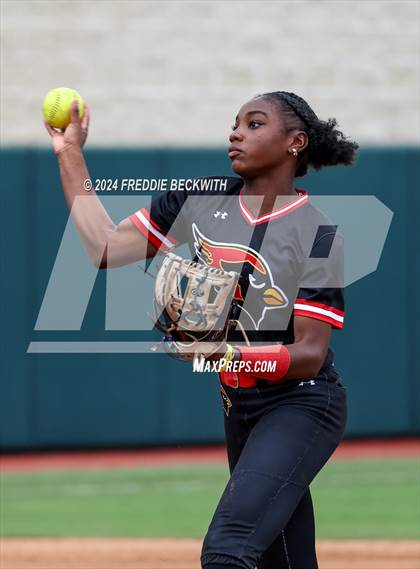 Thumbnail 3 in Melissa vs. Harlingen South (UIL 5A Softball Final) photogallery.