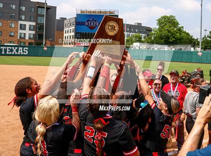Thumbnail 1 in Melissa vs. Harlingen South (UIL 5A Softball Final) photogallery.