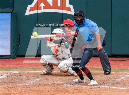 Thumbnail 1 in Melissa vs. Harlingen South (UIL 5A Softball Final) photogallery.