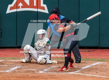 Thumbnail 1 in Melissa vs. Harlingen South (UIL 5A Softball Final) photogallery.