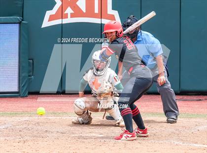 Thumbnail 1 in Melissa vs. Harlingen South (UIL 5A Softball Final) photogallery.