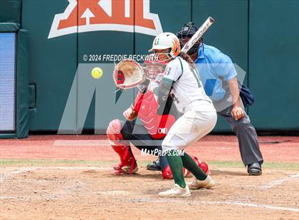 Thumbnail 1 in Melissa vs. Harlingen South (UIL 5A Softball Final) photogallery.