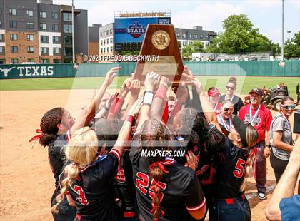 Thumbnail 2 in Melissa vs. Harlingen South (UIL 5A Softball Final) photogallery.