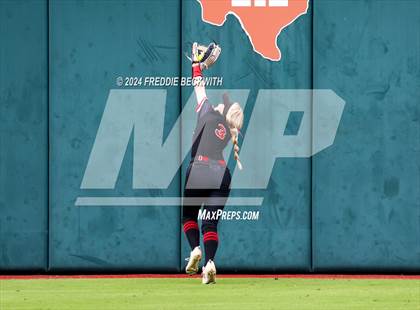 Thumbnail 1 in Melissa vs. Harlingen South (UIL 5A Softball Final) photogallery.