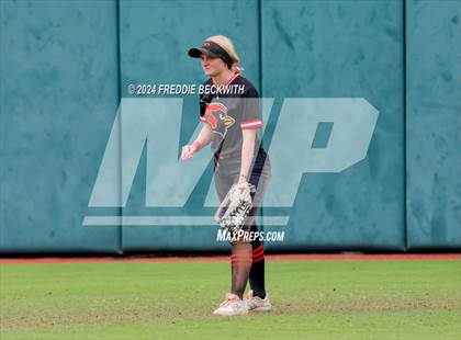 Thumbnail 1 in Melissa vs. Harlingen South (UIL 5A Softball Final) photogallery.