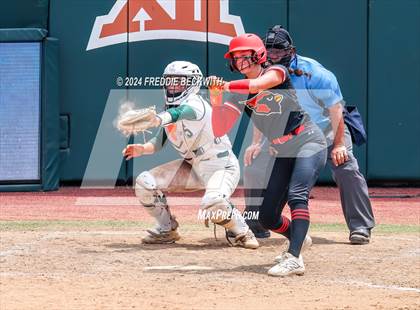 Thumbnail 1 in Melissa vs. Harlingen South (UIL 5A Softball Final) photogallery.