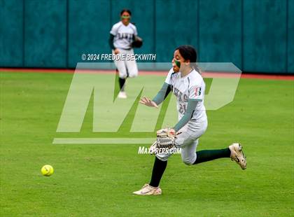 Thumbnail 1 in Melissa vs. Harlingen South (UIL 5A Softball Final) photogallery.