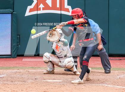 Thumbnail 1 in Melissa vs. Harlingen South (UIL 5A Softball Final) photogallery.
