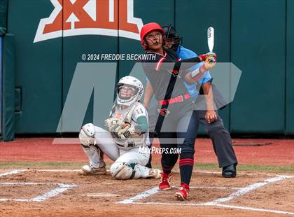 Thumbnail 1 in Melissa vs. Harlingen South (UIL 5A Softball Final) photogallery.