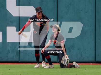Thumbnail 1 in Melissa vs. Harlingen South (UIL 5A Softball Final) photogallery.