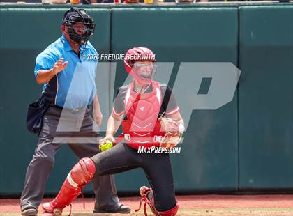 Thumbnail 1 in Melissa vs. Harlingen South (UIL 5A Softball Final) photogallery.