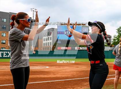 Thumbnail 3 in Melissa vs. Harlingen South (UIL 5A Softball Final) photogallery.