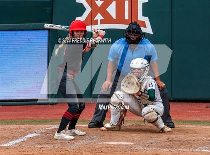 Thumbnail 1 in Melissa vs. Harlingen South (UIL 5A Softball Final) photogallery.