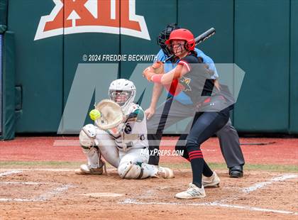 Thumbnail 1 in Melissa vs. Harlingen South (UIL 5A Softball Final) photogallery.