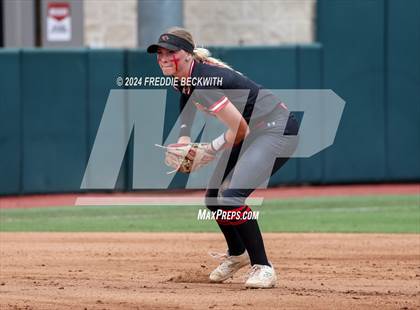 Thumbnail 1 in Melissa vs. Harlingen South (UIL 5A Softball Final) photogallery.