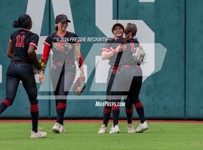 Thumbnail 3 in Melissa vs. Harlingen South (UIL 5A Softball Final) photogallery.