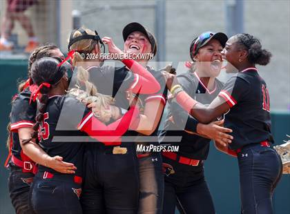 Thumbnail 2 in Melissa vs. Harlingen South (UIL 5A Softball Final) photogallery.