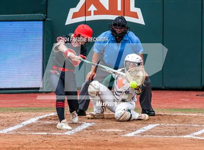 Thumbnail 1 in Melissa vs. Harlingen South (UIL 5A Softball Final) photogallery.