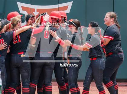 Thumbnail 1 in Melissa vs. Harlingen South (UIL 5A Softball Final) photogallery.