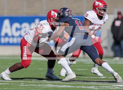 Thumbnail 1 in North Shore @ Tompkins (UIL 6A Division 1 Regional Playoff) photogallery.