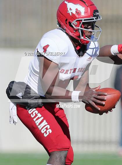 Thumbnail 2 in North Shore @ Tompkins (UIL 6A Division 1 Regional Playoff) photogallery.