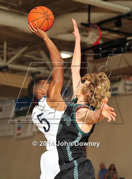 Thumbnail 1 in Silverado vs. Ponderosa (MaxPreps Holiday Classic) photogallery.